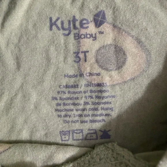 Kyte Baby Toddler V-Neck Tee Shirt in Avocado Print Green Size 3T Bamboo Shirt - Picture 5 of 9